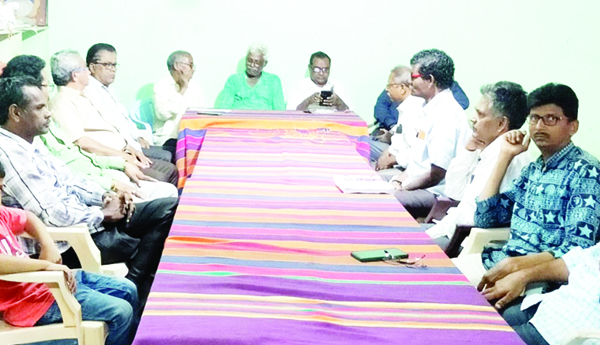 హామీలను తక్షణమే అమలు చేయాలి