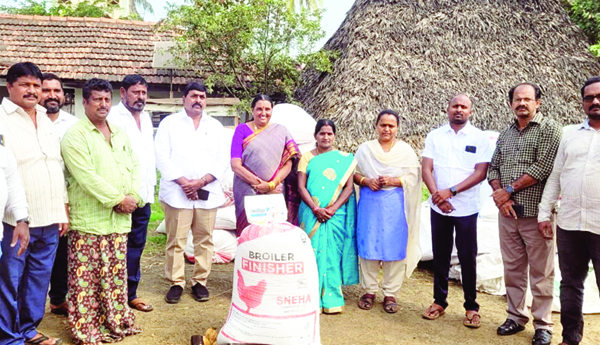 దళారులను నమ్మి మోసపోవద్దు