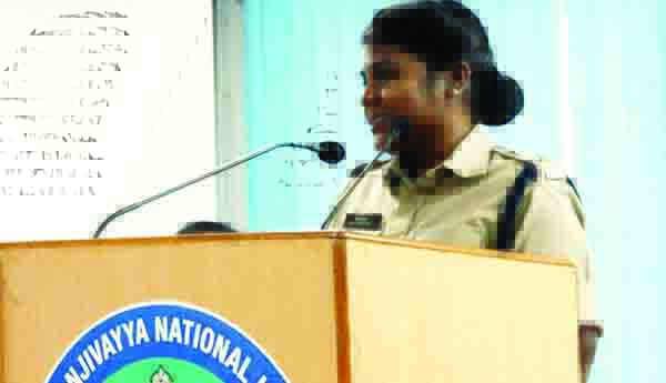 బాలికలు ఆకాశమే హద్దుగా ఎదగాలి