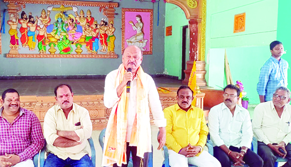 హిట్లర్‌ను మించిన జగన్‌