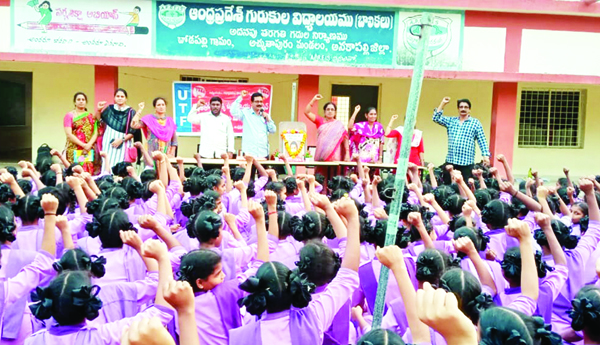 స్త్రీ విద్యకు సావిత్రిబాయి పూలే కృషి