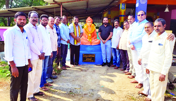 యువతకు వివేకానంద స్ఫూర్తిదాయకం