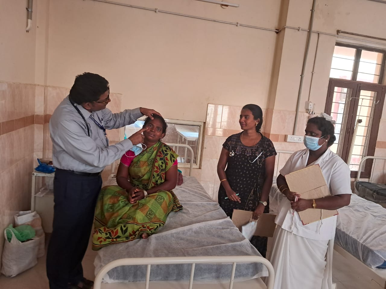 ప్రభుత్వ వైద్యశాలలో డెంగీకి చికిత్స
