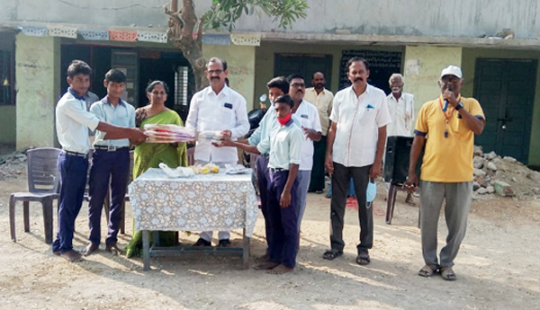 Distribution-of-toys-to-school