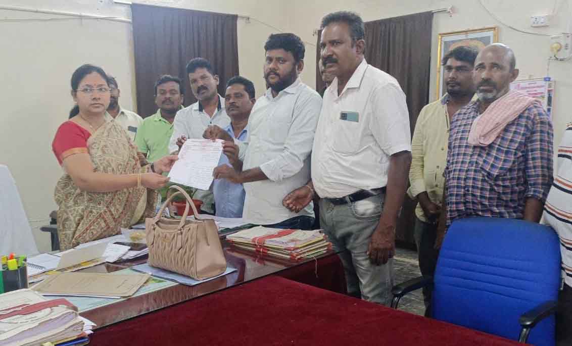 విశాఖ ఉక్కు పరిరక్షణకు ప్రజలు ఏకమవ్వాలి