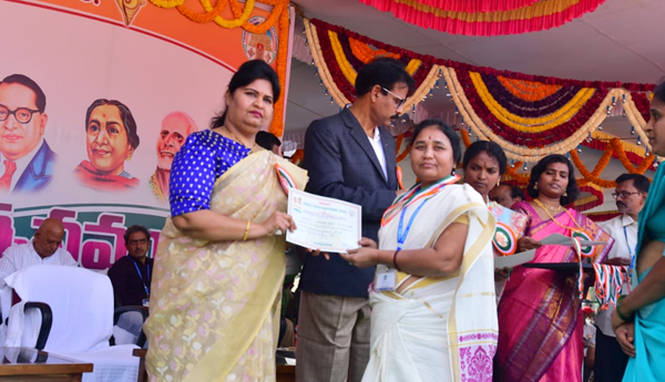 award-to-lakhsmi-devia