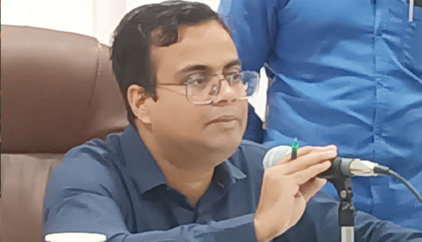 collector-on-rebuplic-day-in-rajampeta