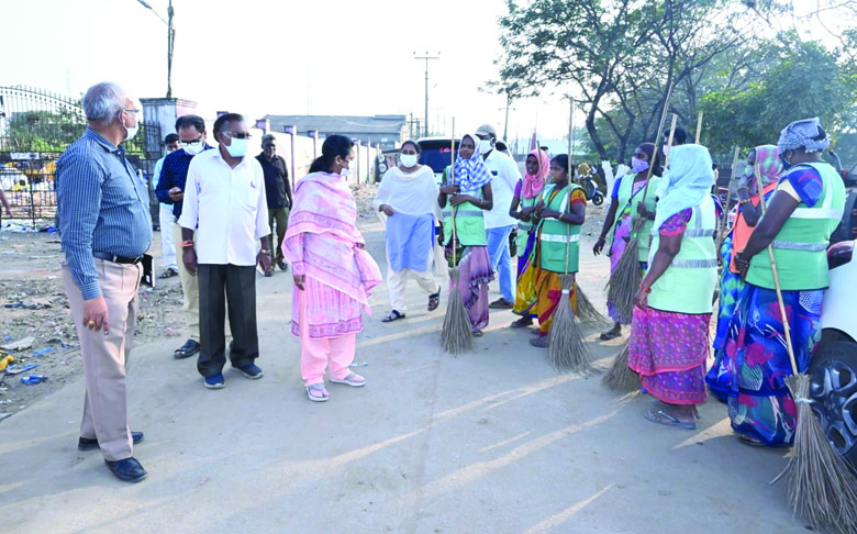 పెద్దల పండుగలో పటిష్టమైన పారిశుద్ధ్య ఏర్పాట్లు