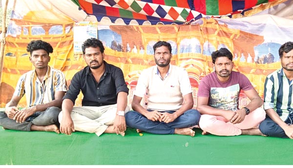 పిఒ వైఖరి పై ఫిర్యాదు చేస్తాం