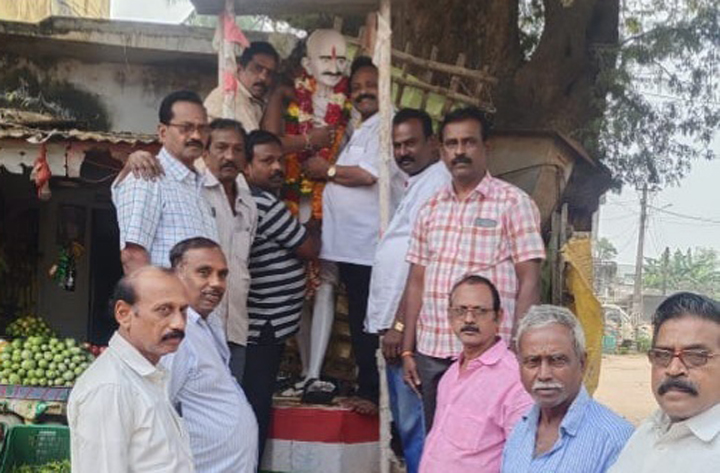 జాతిపితకు ఘన నివాళి