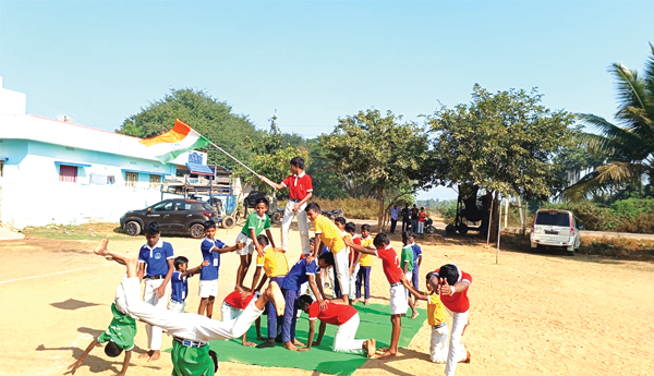  ఘనంగా గణతంత్ర వేడుకలు