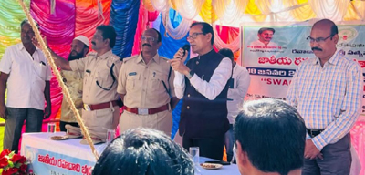 అప్రమత్తంగా ఉండాలి