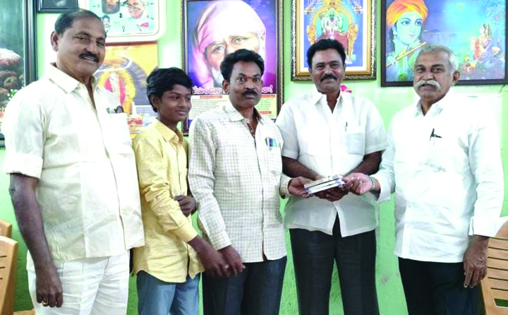 విరాళం అందజేత