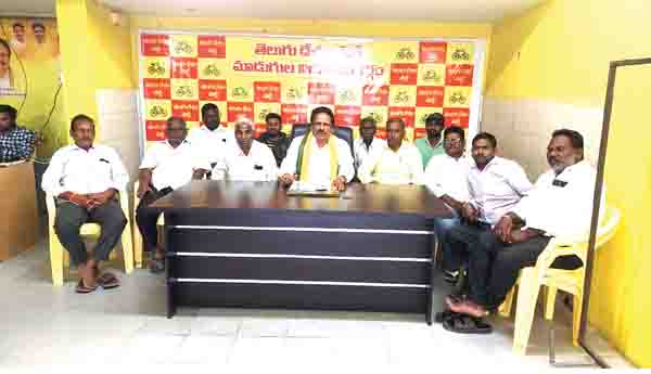 ప్రజాస్వామ్యాన్ని పరిరక్షించాలి