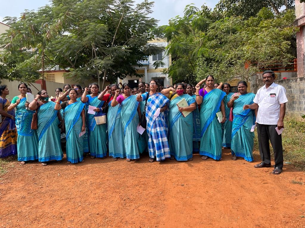అంగన్‌వాడీ వర్కర్ల సమస్యలు పరిష్కరించాలి