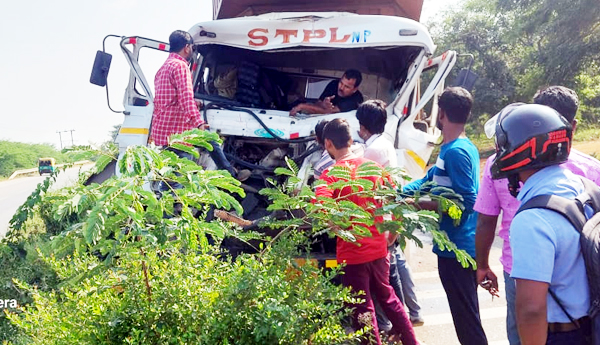 Accident-on-National-Highway-Driver-stuck-in-container