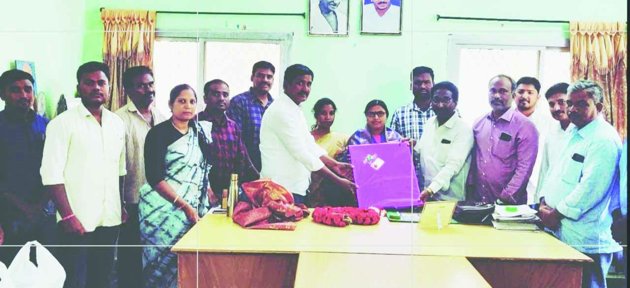 ఎంపిడిఒకు ఘన సన్మానం