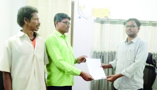 వెదురు కార్మికులకు వేతనాలు చెల్లించాలి