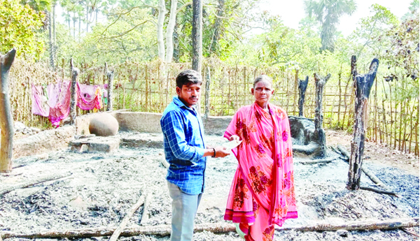 అగ్ని ప్రమాదంలో తాటాకిల్లు దగ్ధం