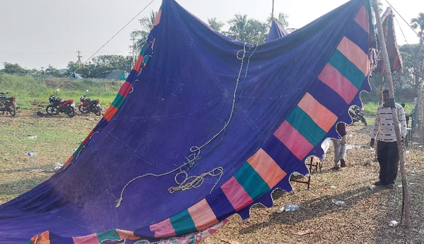 police-attack-on-kodi-pandelu