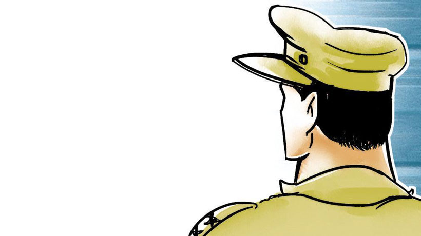 యువతిపై ఖాకీల అసభ్య ప్రవర్తన