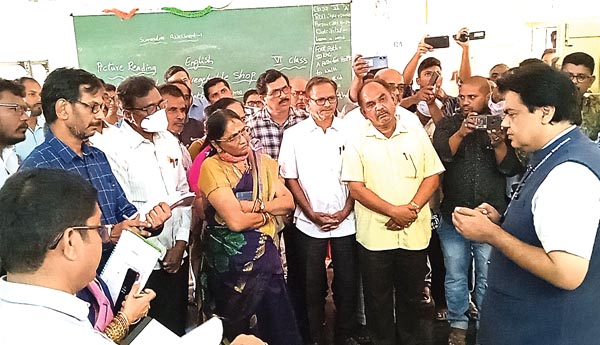 ఉపాధ్యాయులకు కనీస బాధ్యత ఏదీ?