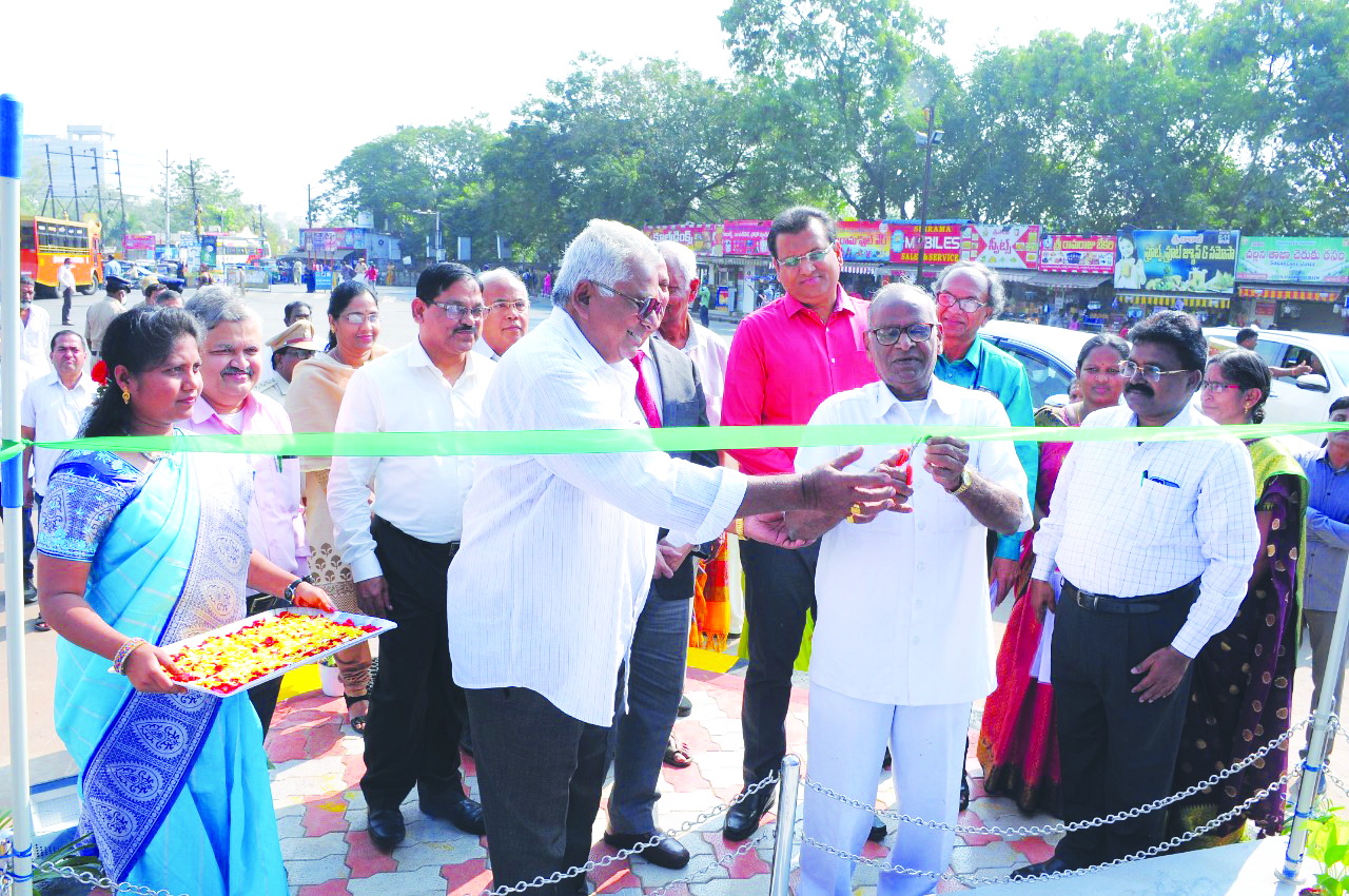 తొలితరం డెక్కన్‌ క్వీన్‌ బస్సు ఆవిష్కరణ