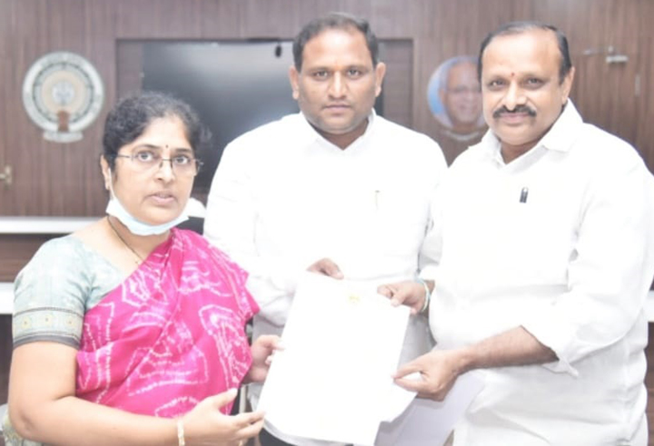 ఓటర్‌ జాబితాను సరిదిద్దాలి