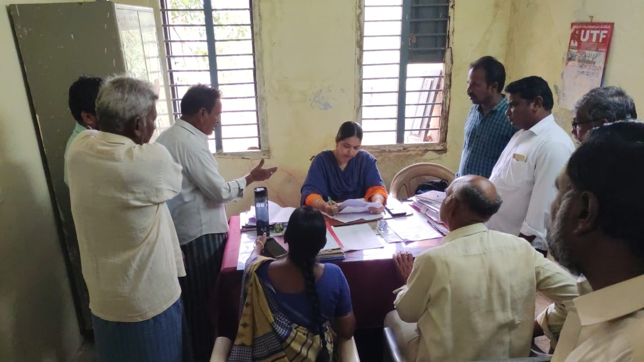 432 ఎకరాల భూమిని కాపాడాలి