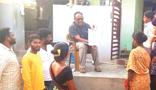 పిల్లలను పాఠశాలకు పంపించండి