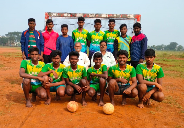 బాస్కెట్‌ బాల్‌ పోటీలకు జట్లు ఎంపిక