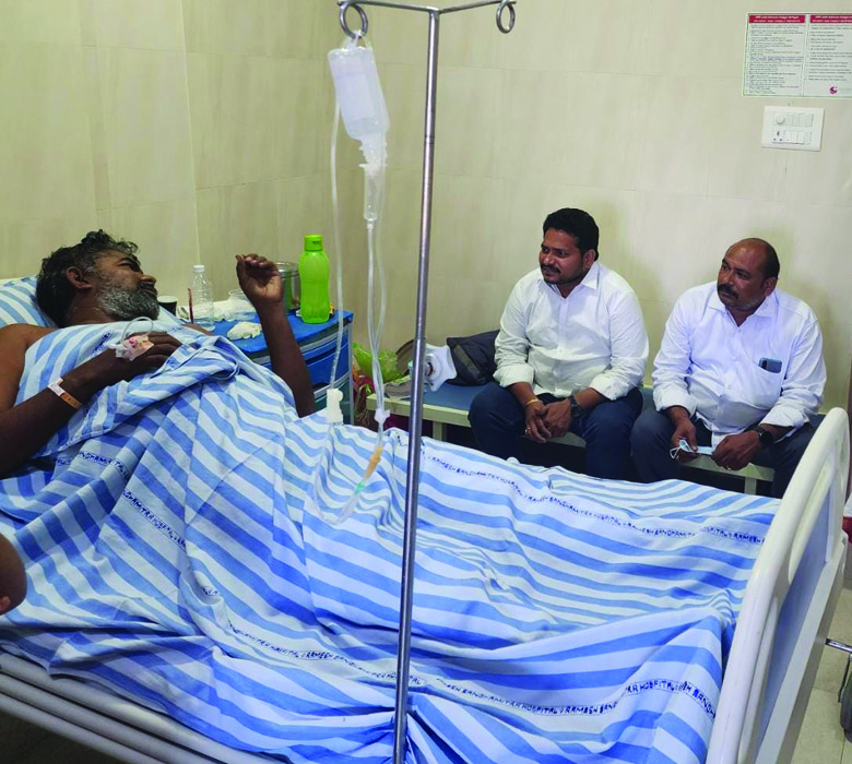 సర్పంచ్‌కు పరామర్శ