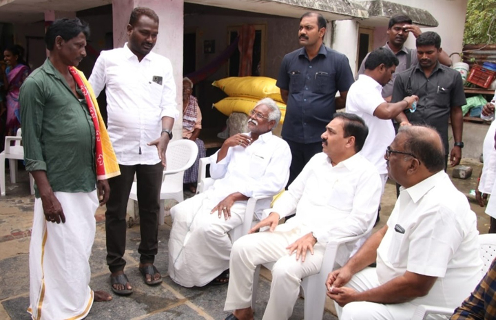 మతుల కుటుంబాలకు పరామర్శ