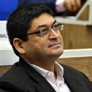 శిలాజ ఇంధనాలు కావాలి- ఎస్సార్‌ ఆయిల్‌ ఛైర్మన్‌ వెల్లడి
