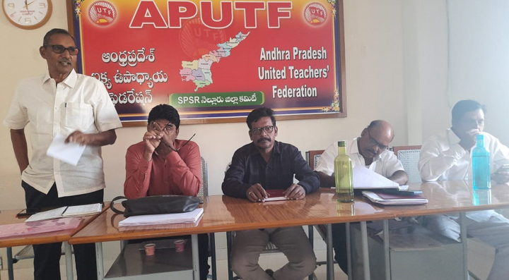 వేతనాల చెల్లింపులపై శ్వేతపత్రం విడుదల చేయాలి