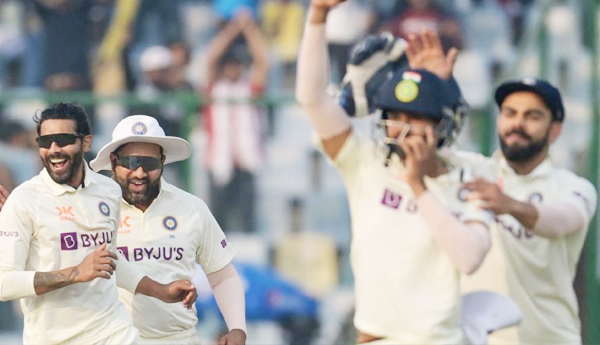 Second-day-play-ends-Aussies-61-1