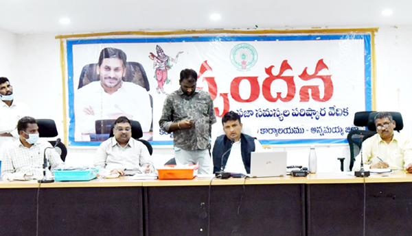 హెచ్‌ఒడిలు బాలికల వసతి గృహాలను సందర్శించాలి : గిరీష