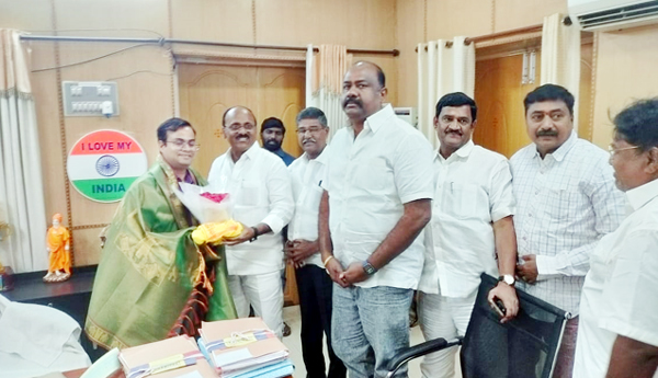 సబ్‌ కలెక్టర్‌ను కలిసిన ఎమ్మెల్యే 'మేడా'