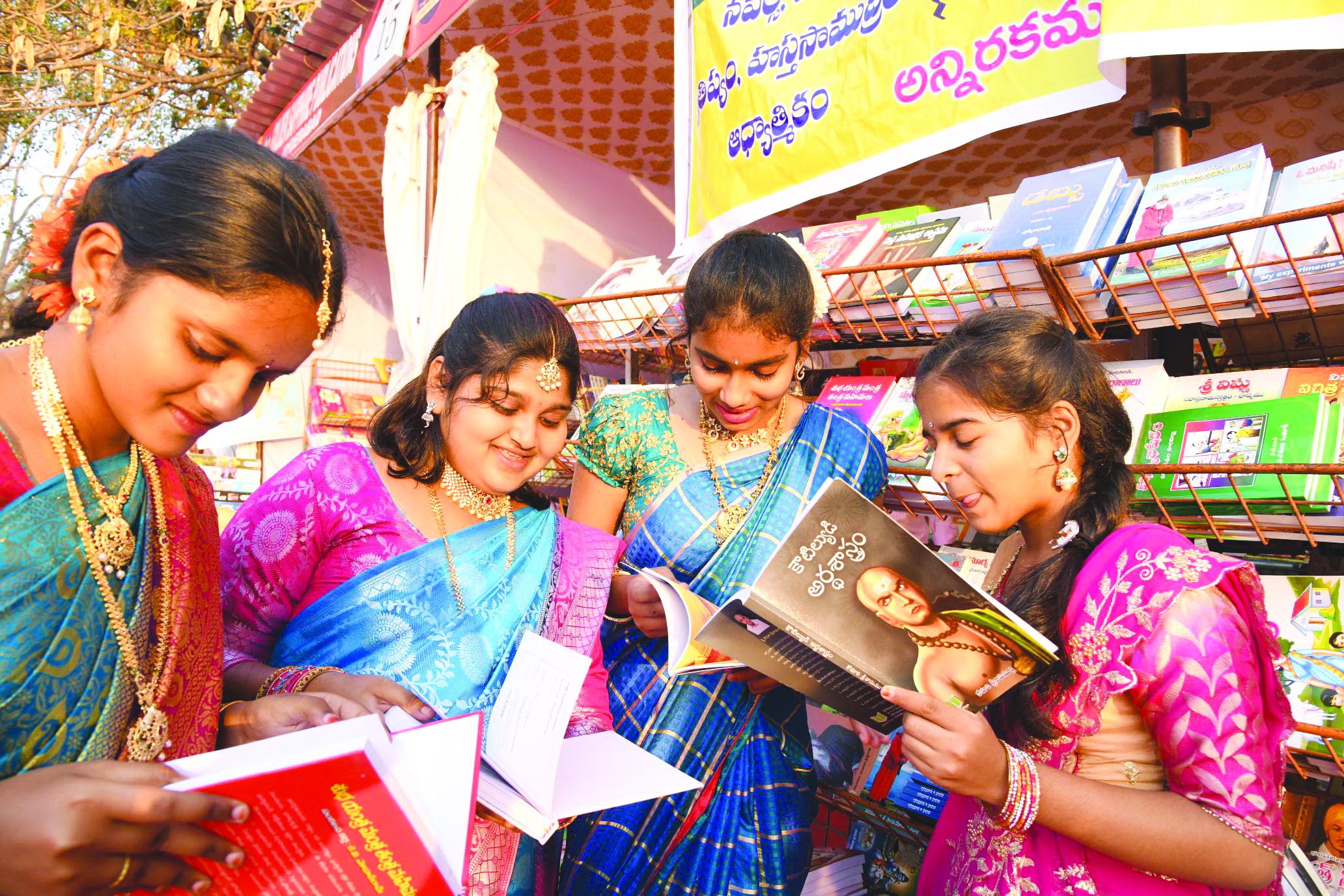 సిలబస్‌లో లేని పాఠ్యపుస్తకాలను చదవాలి