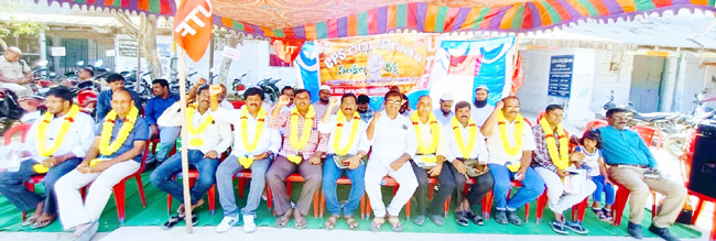 తహశీల్దార్‌ కార్యాలయం ఎదుట సంకల్ప దీక్షలో ఉపాధ్యాయులు