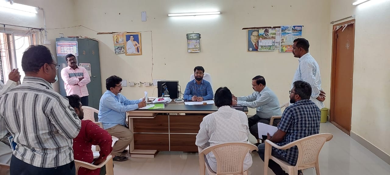 రీ సర్వే రికార్డులు పరిశీలన