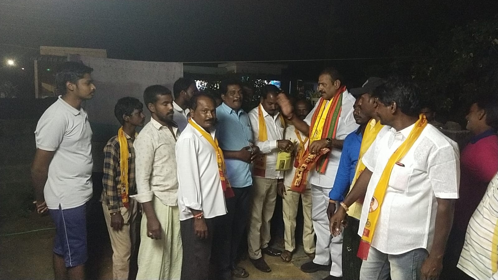 అభివృద్ధికి ఆమడ దూరంలో ఆనెమడుగు