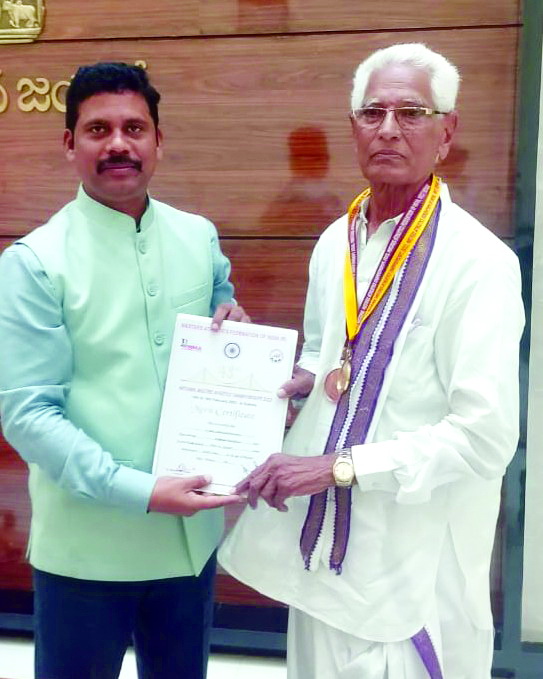 క్రీడాకారులకు మల్లికార్జునరావు స్ఫూర్తి : కలెక్టర్‌