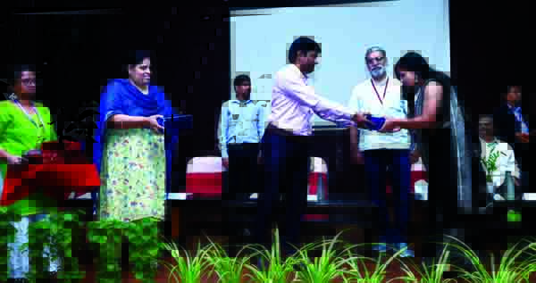 ప్రజాస్వామ్య వ్యవస్థలపై ధన ప్రలోభం