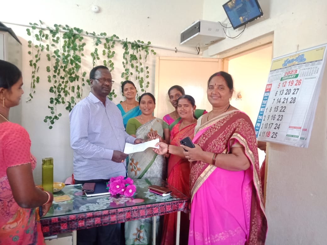 కేజీబీవీ పాఠశాలలో తనిఖీ