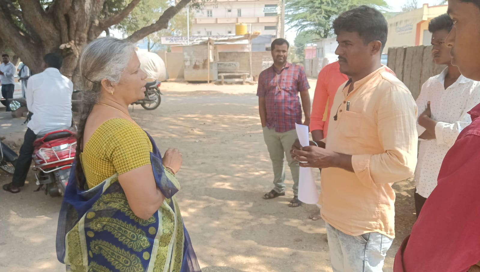 డిఇఒ వైఖరిపై ఎస్‌ఎఫ్‌ఐ నిరసన
