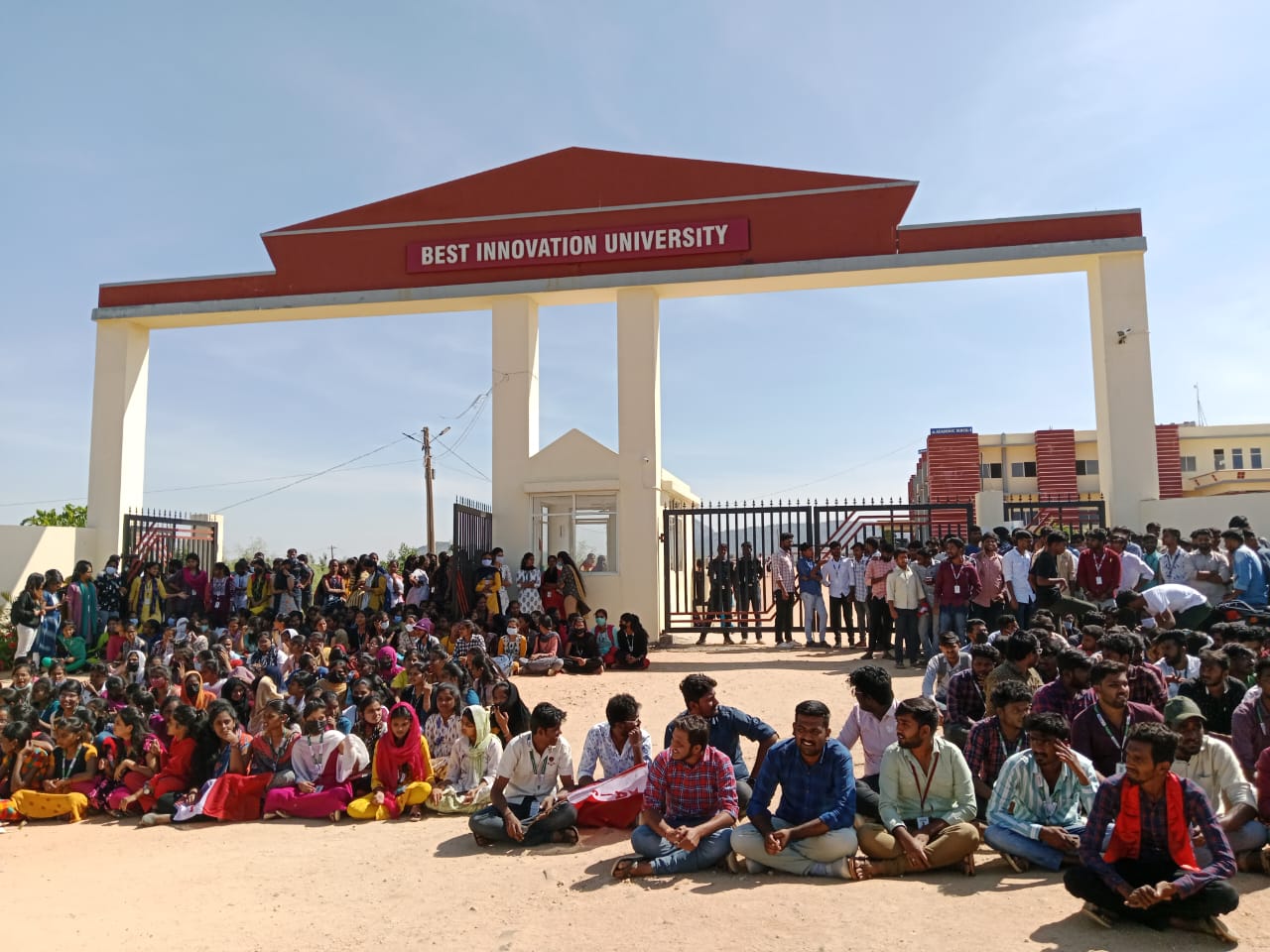 ఫీజుల కోసం వేధింపులు దుర్మార్గం