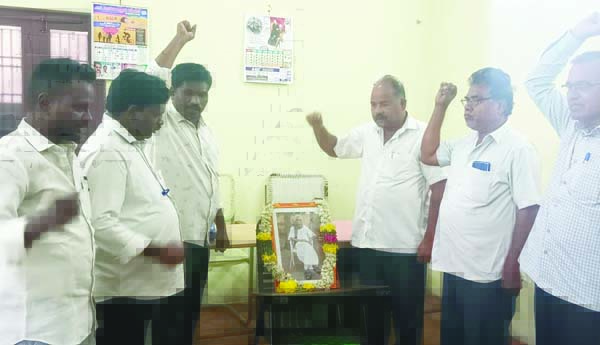 నిస్వార్ధ ప్రజా సేవకుడు తవనం చెంచయ్య