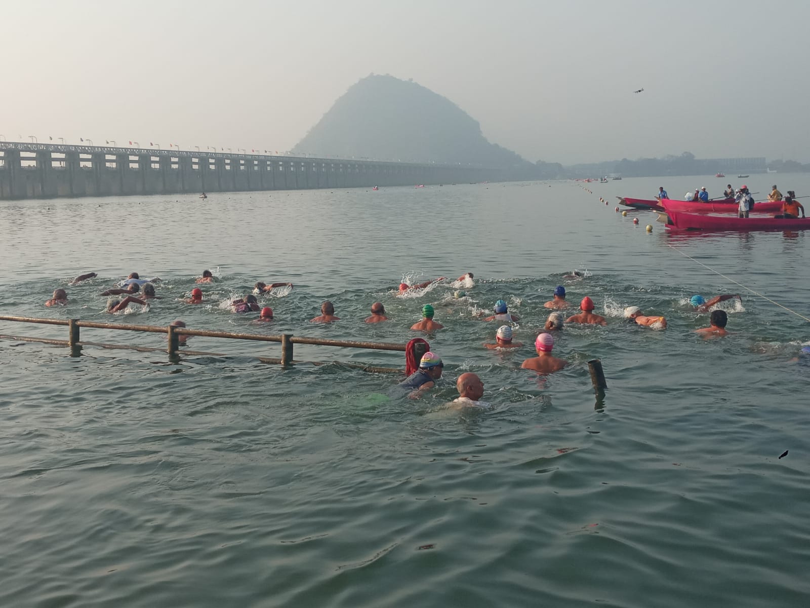 కృష్ణానదిలో ఈత పోటీలు