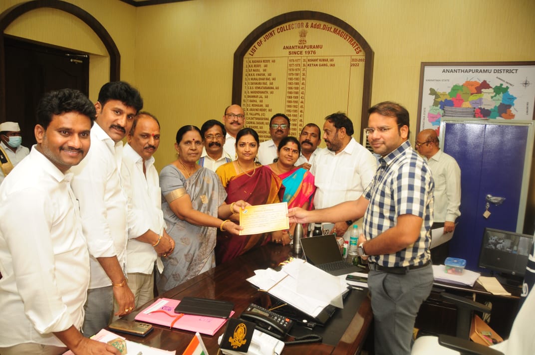 స్థానిక సంస్థల ఎమ్మెల్సీగా మంగమ్మ ఏకగ్రీవం